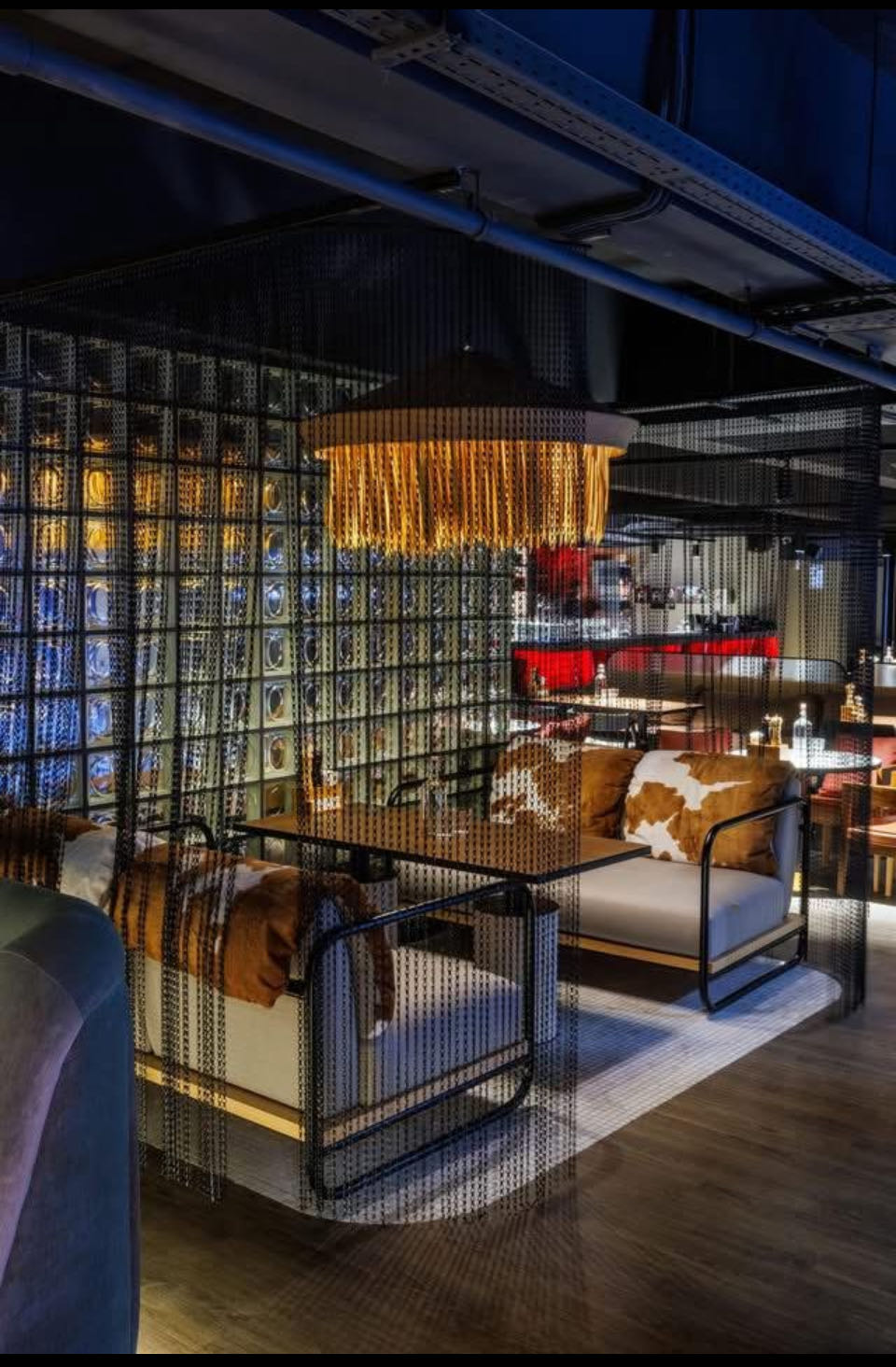 Photo 4 of The Bull, Tashir Street, published in the MIMO directory