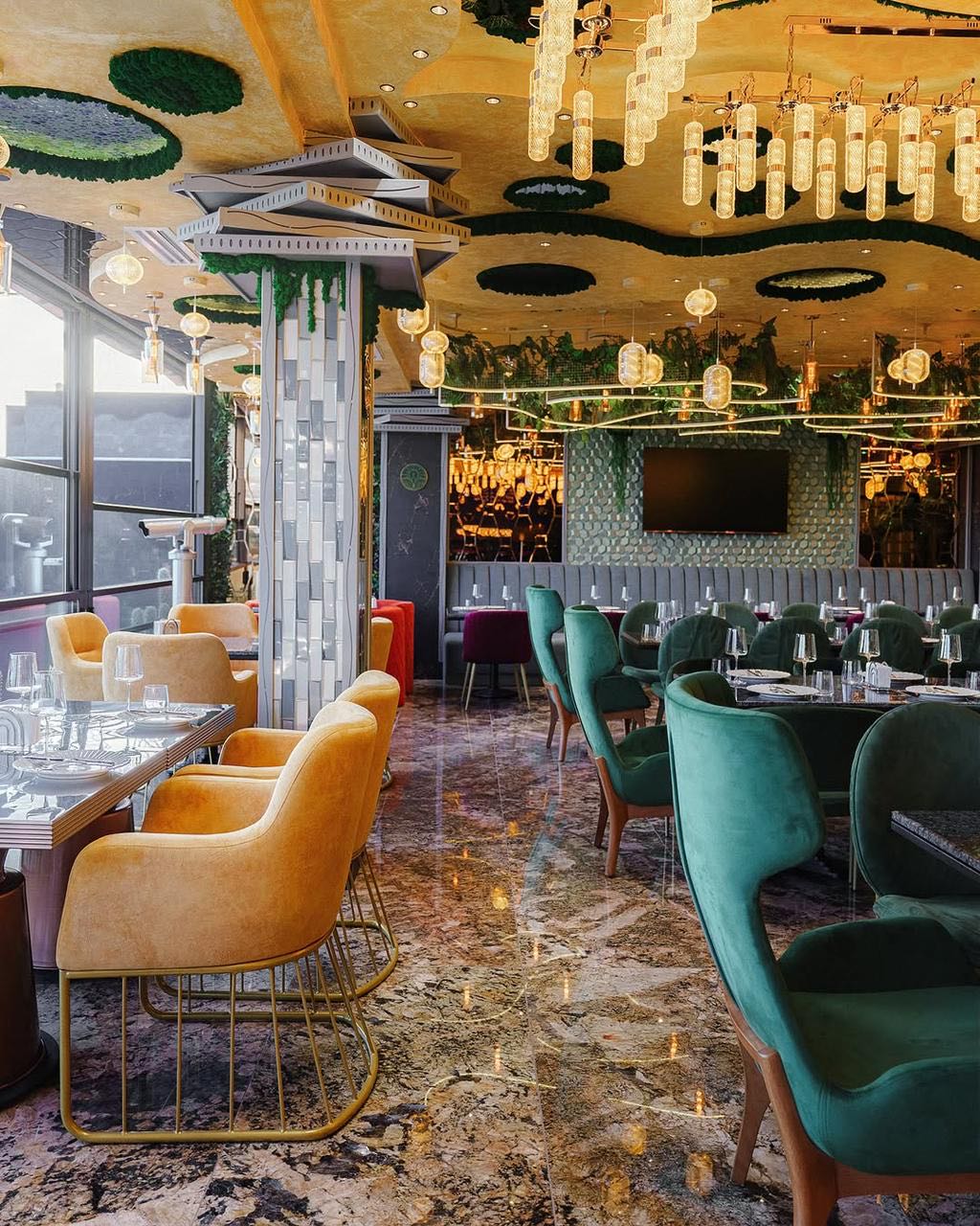 Фото 2: Golden View Restaurant, Artemi Ayvazyan 5, из каталога MIMO