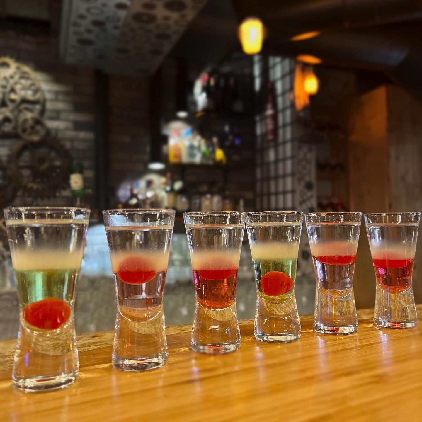 Фото 2: Hot Pub, Verin Antarayin 144/3, из каталога MIMO