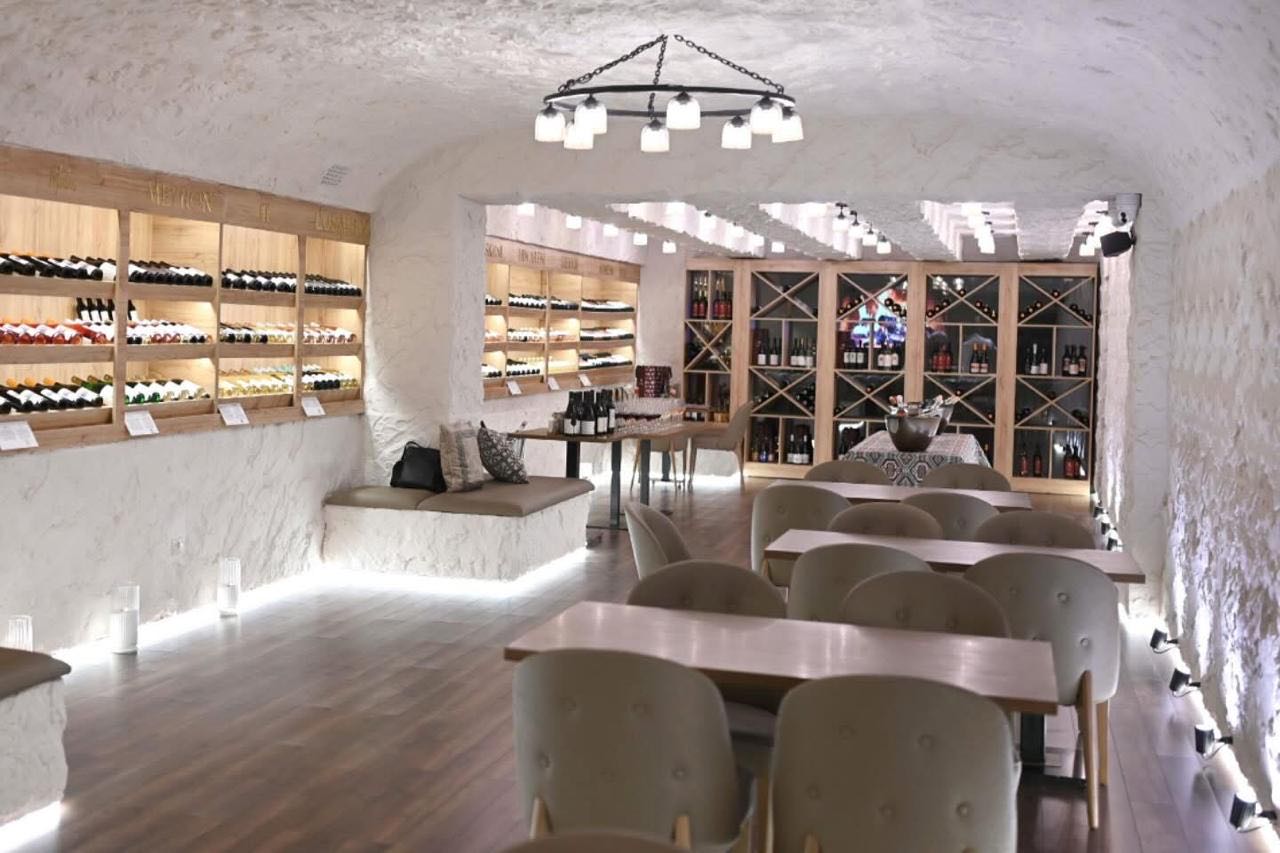 Фото 2: Yerevans Restaurant , Abovyan 7 , из каталога MIMO