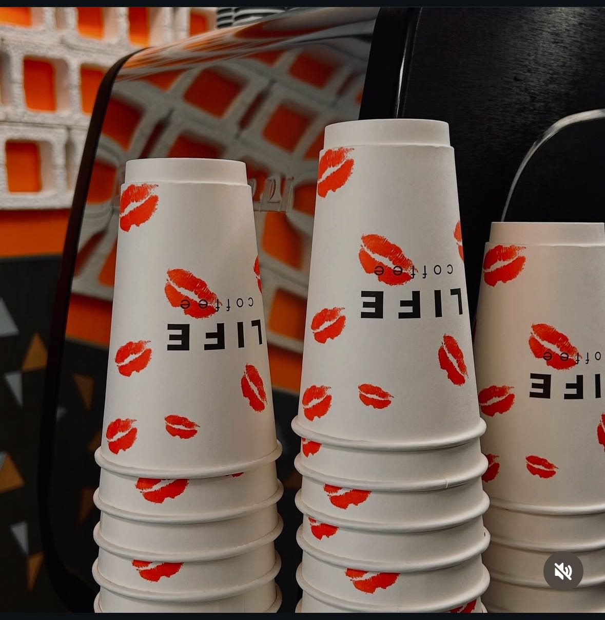 Фото 2: LIFE coffee, Baghramyan 1, из каталога MIMO